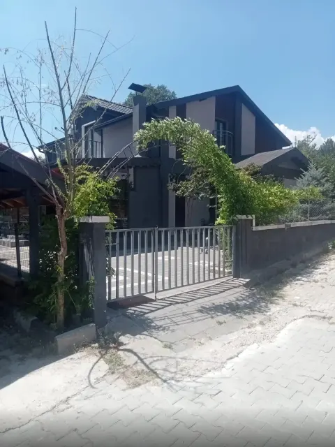 Dedeoğlunda Bahçeli Müstakil Ev — Devrek / Zonguldak