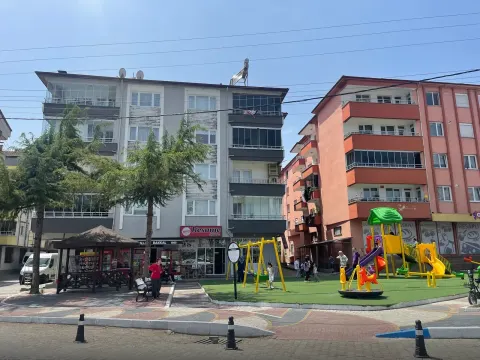 Devrek Karşıyaka Merkezde Satılık İşyeri ve Ev — Devrek / Zonguldak